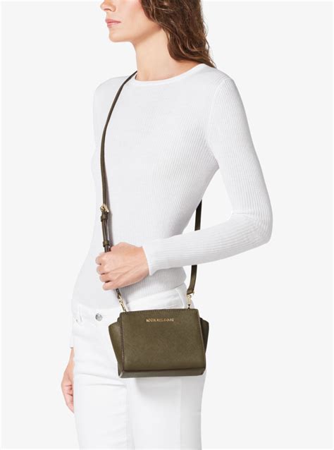 michael kors selma mini zwart|Selma Mini Saffiano Leather Crossbody .